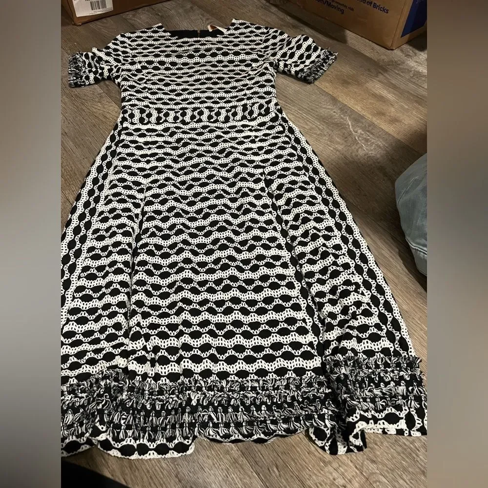 Tory Burch Paulina Open Knit Fringe Black White‎ Dress Size small